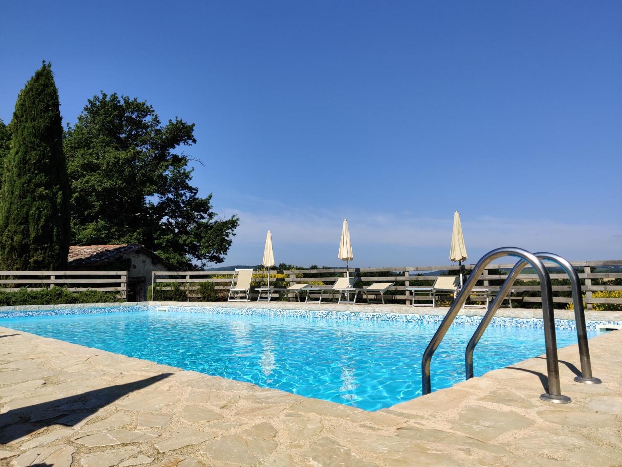 Fattoria Agriturismo Nerbona Casole dʼElsa Dış mekan fotoğraf