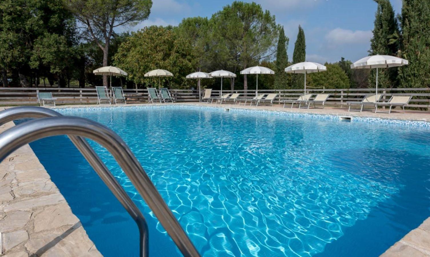 Fattoria Agriturismo Nerbona Casole dʼElsa Dış mekan fotoğraf
