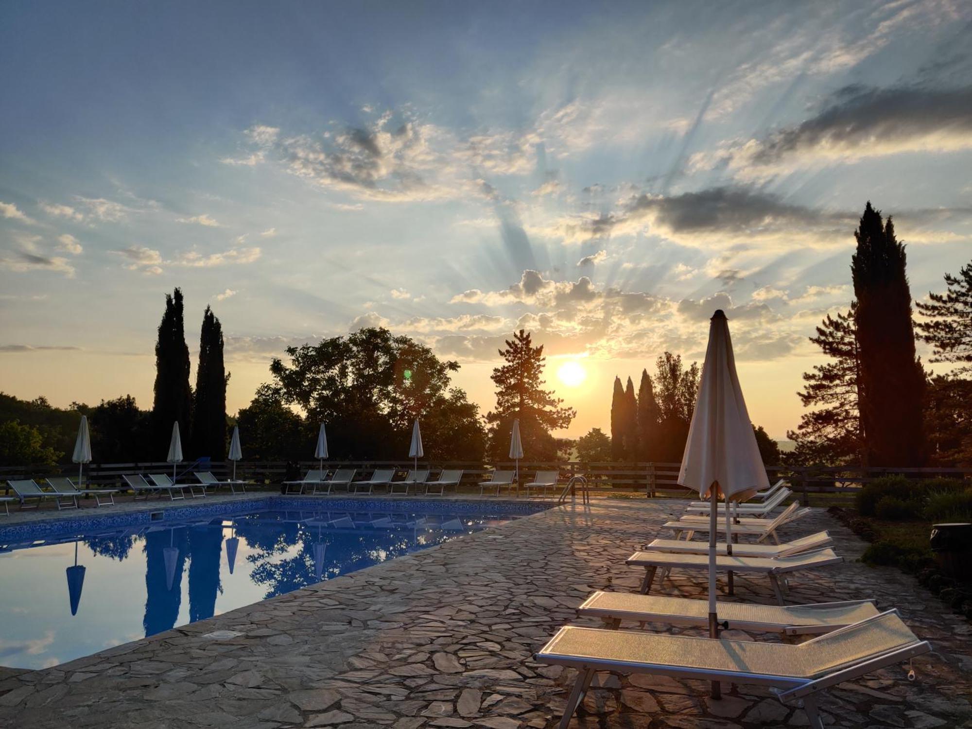 Fattoria Agriturismo Nerbona Casole dʼElsa Dış mekan fotoğraf