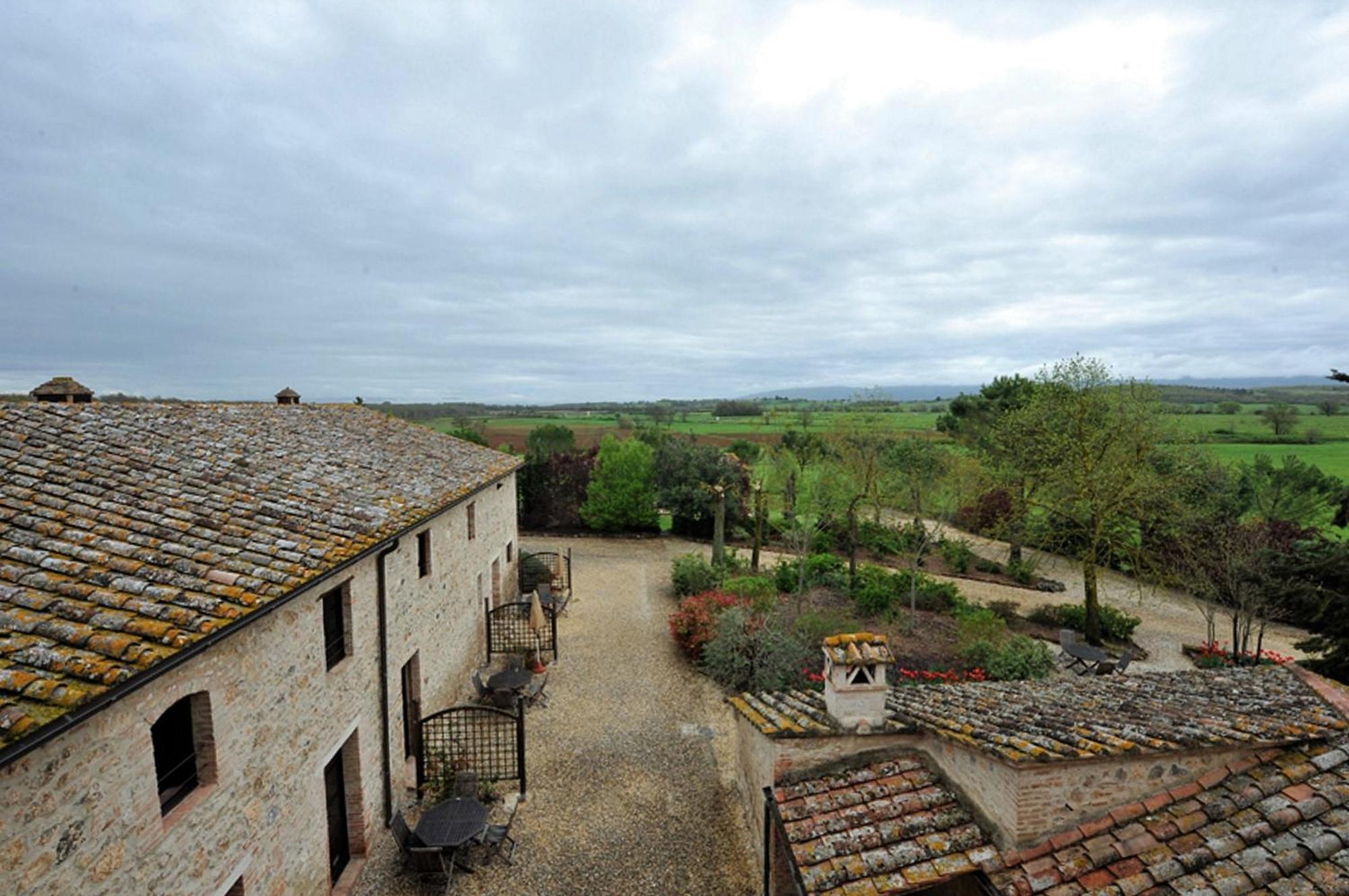 Fattoria Agriturismo Nerbona Casole dʼElsa Dış mekan fotoğraf