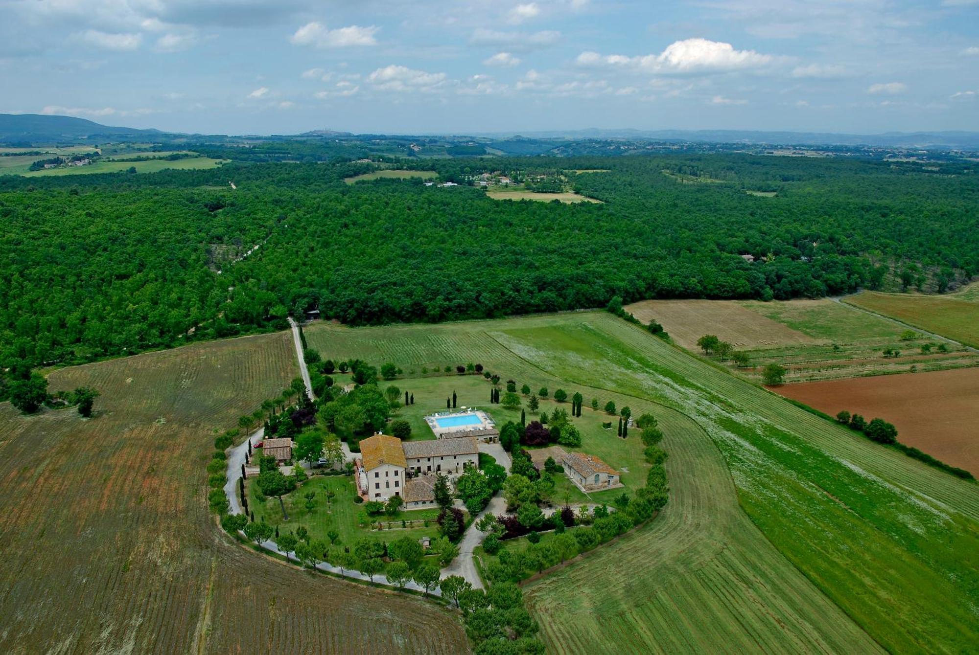 Fattoria Agriturismo Nerbona Casole dʼElsa Dış mekan fotoğraf